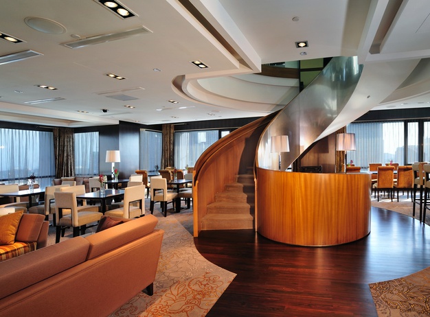 Sky Lounge Peninsula Excelsior Hotel en Singapore 
